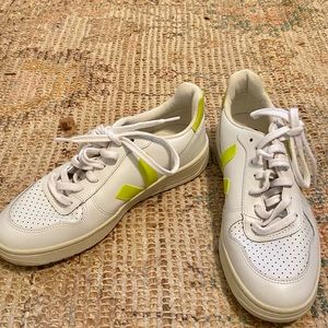 Veja Women's V-10 Neon Leather Low-Top Sneakers Size 7